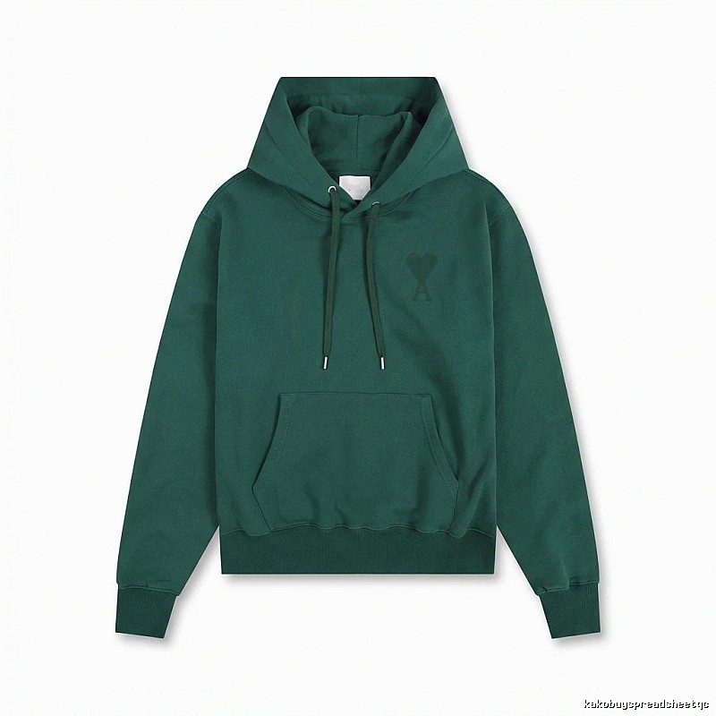 AMI's simple and loving style hoodie.