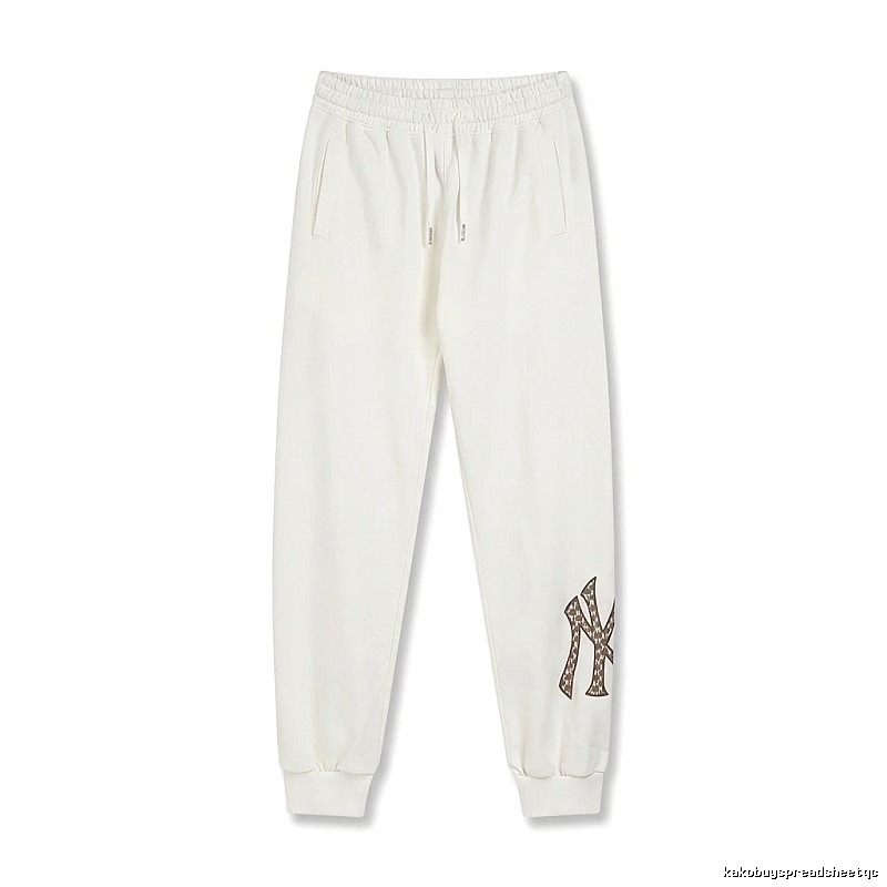 Fashionable white sweatpants of the MLB New York Yankees