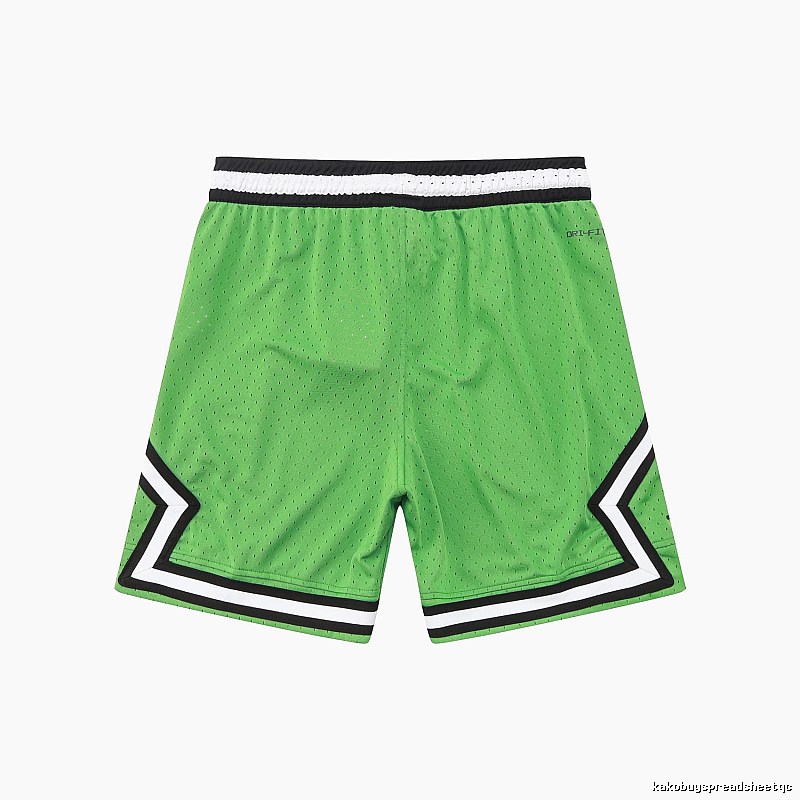 AJ basketball-style green shorts