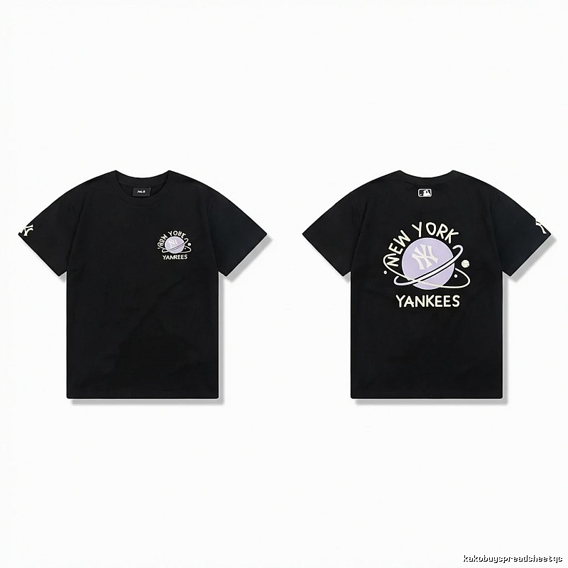 Black T-shirt of MLB New York Yankees