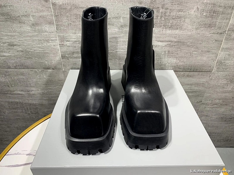 Chelsea Boot with Black Ankle Boot for Casual Outfits