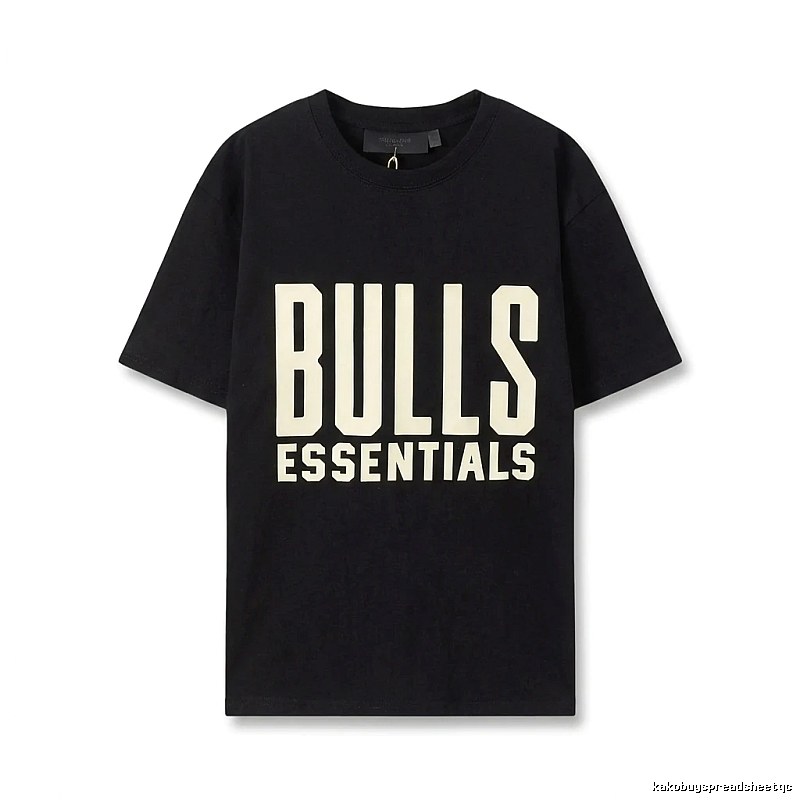 ESSENTIALS Bulls-style black T-shirt