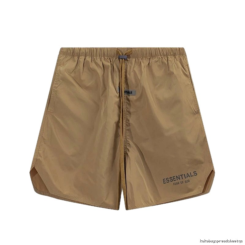 ESSENTIALS minimalist style khaki shorts