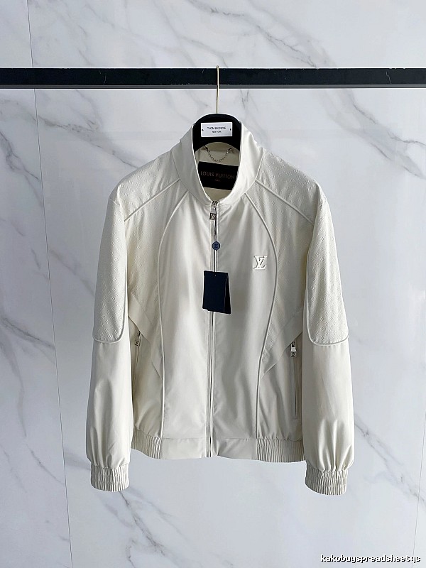 Light Jacket by Arc’teryx with Cream Zip Jacket with Small