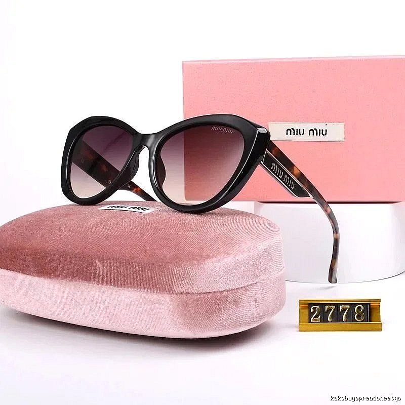 Miu Miu Casual Oversized sunglasses Black Oval Sunglasses for Streetwear Looks
