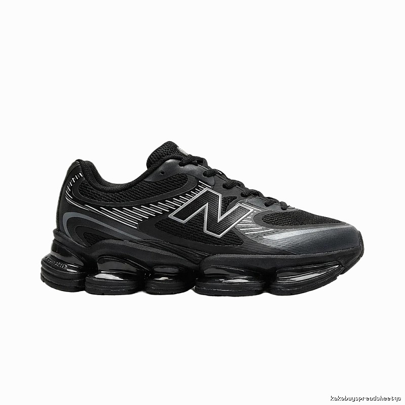 New Balance retro-style black and grey sports shoes