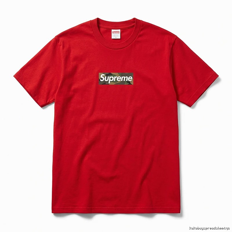 Supreme camouflage-style red T-shirt